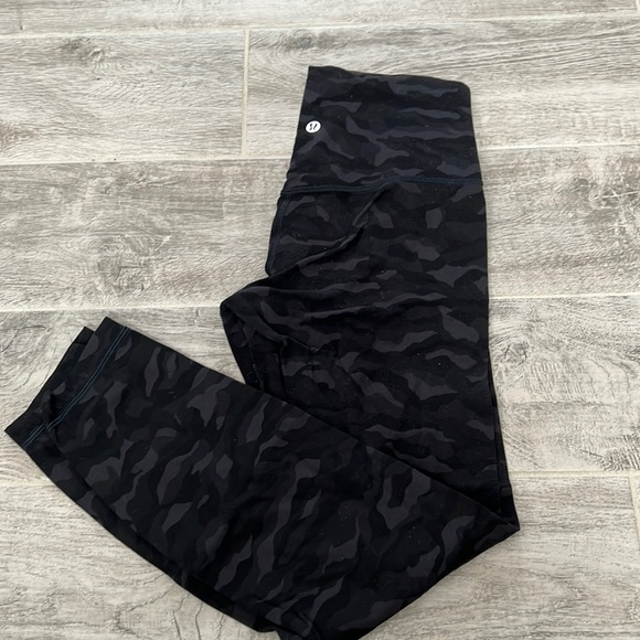 Lululemon Camo Print Align Leggings - Picture 1 of 3